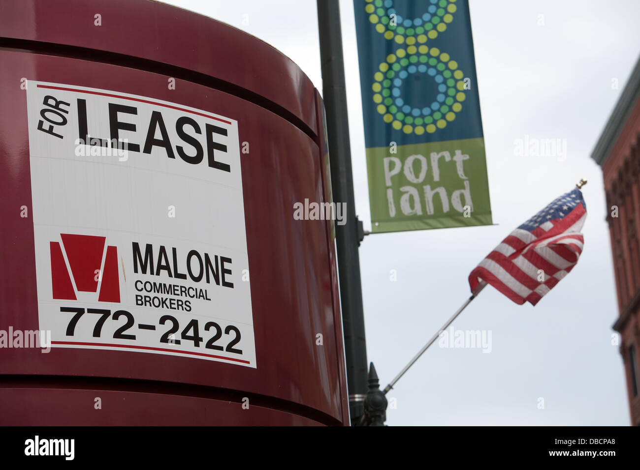 Lo spazio commerciale per il contratto di locazione è raffigurato in Portland, Maine Foto Stock