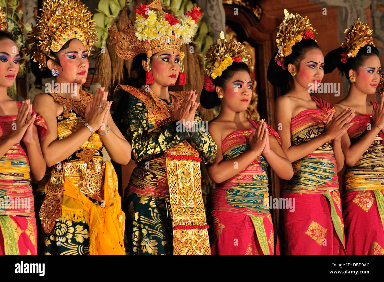 Danza Legong ballerini, Ubud, Bali, Indonesia, Asia Foto Stock