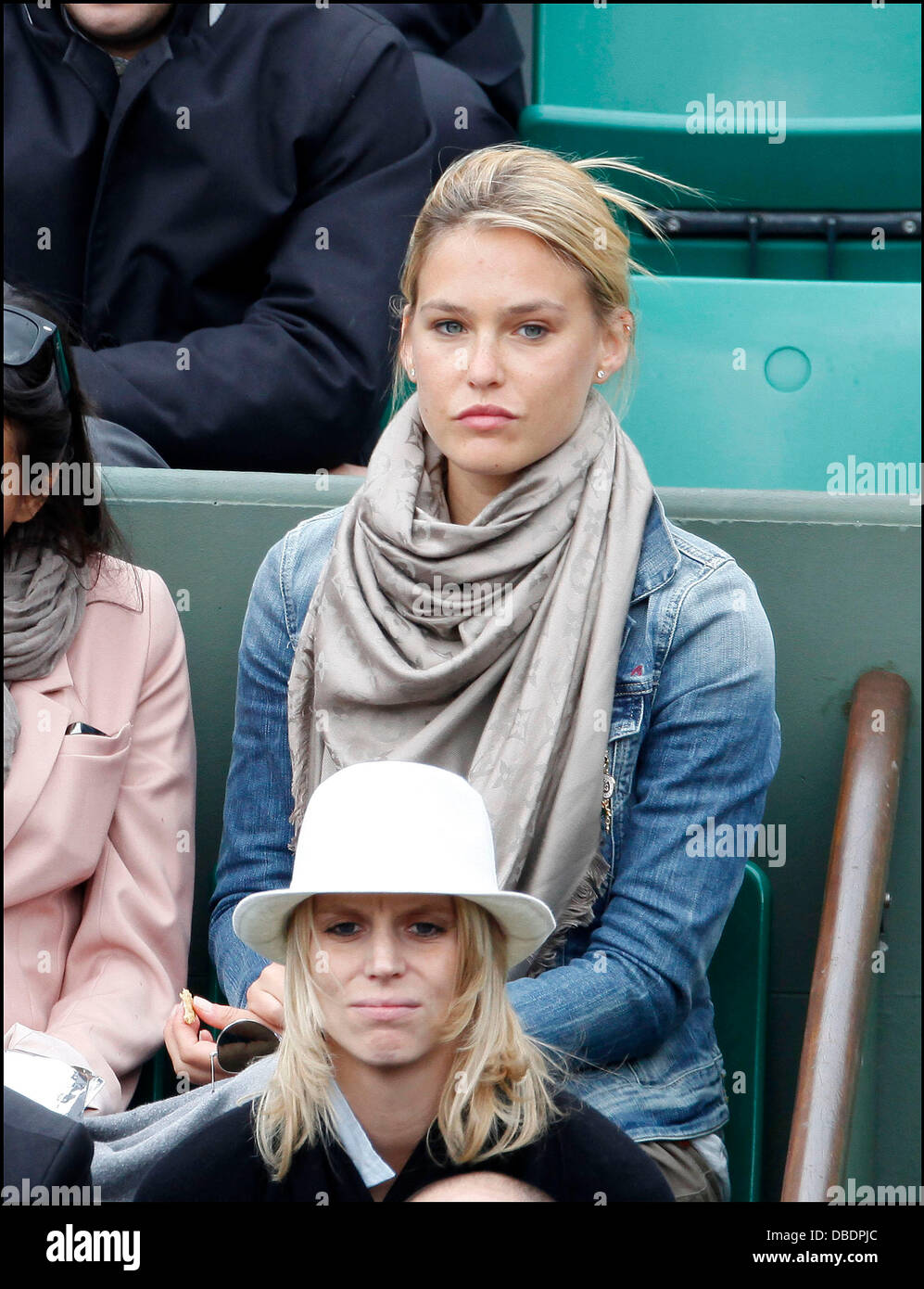 Bar Refaeli al 2011 Roland Garros French Open Paris, Francia - 27.05.11 Foto Stock