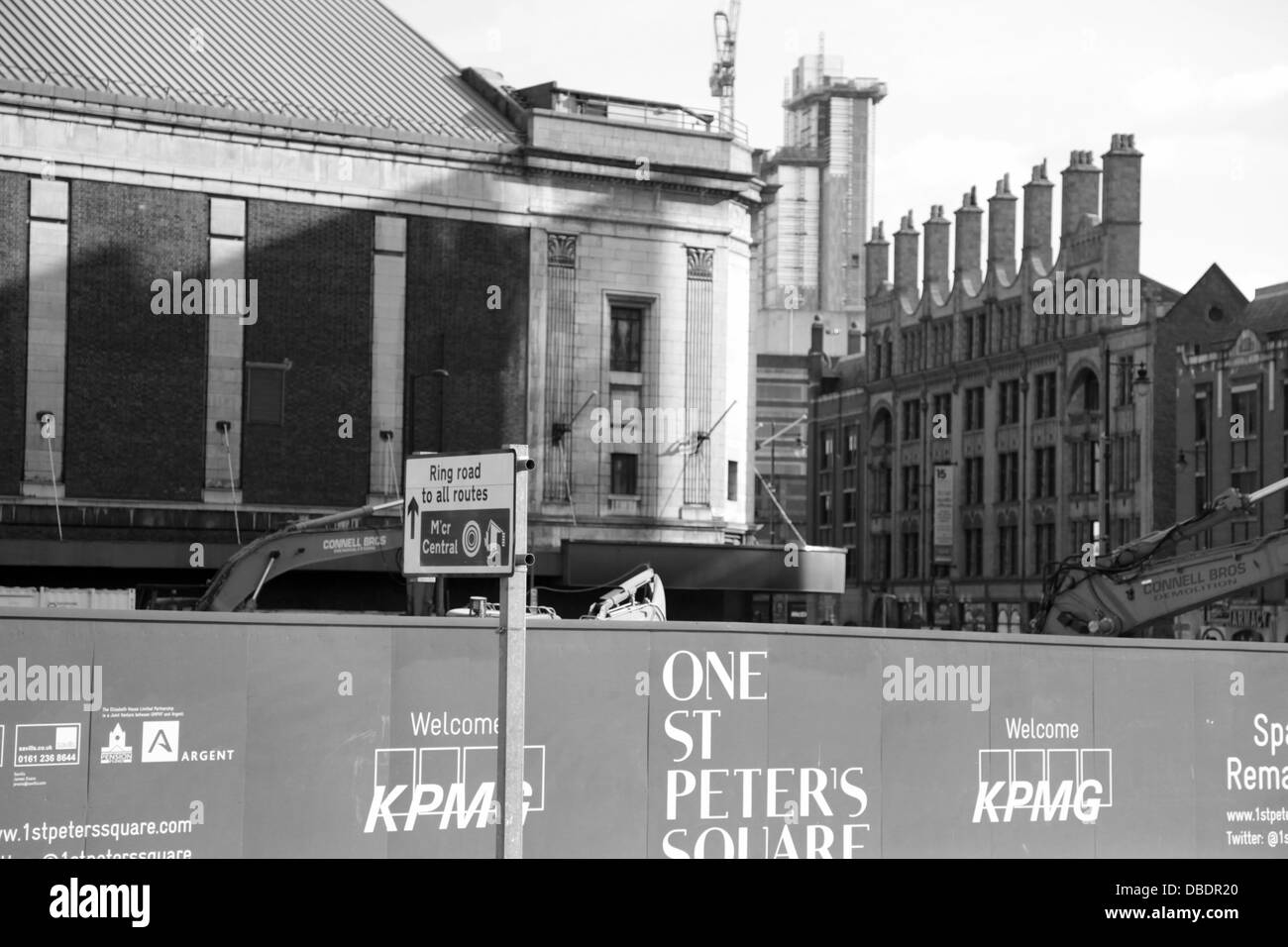 Lavori di costruzione in corso in Piazza San Pietro, Manchester Foto Stock