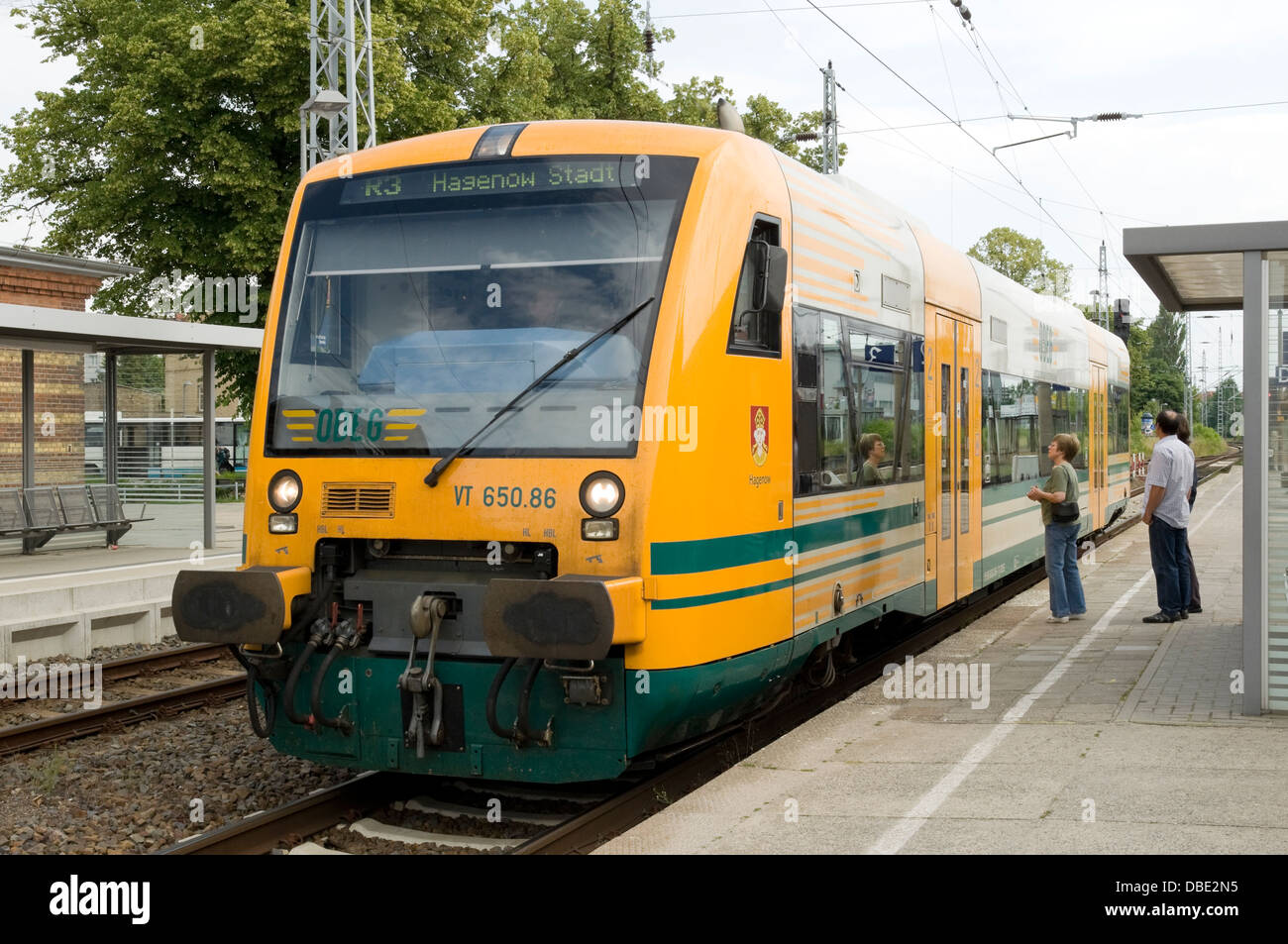 Stadler Regio-Shuttle RS1 a Waren (Müritz) stazione mentre sul servizio locale per Hagenau, Germania. Foto Stock