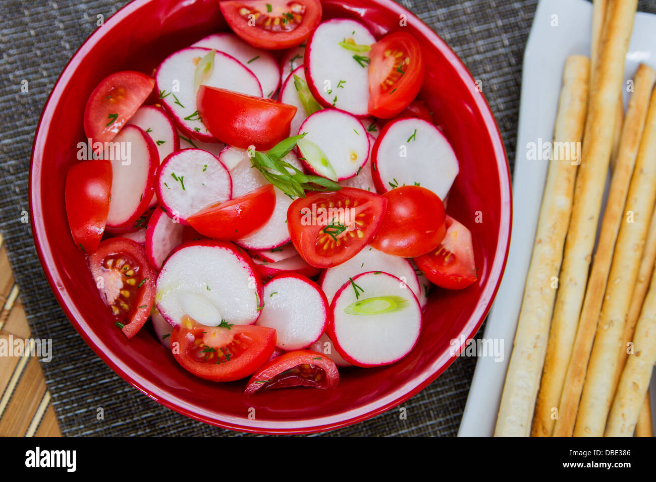 Rossastro fresca e insalata di pomodori Foto Stock