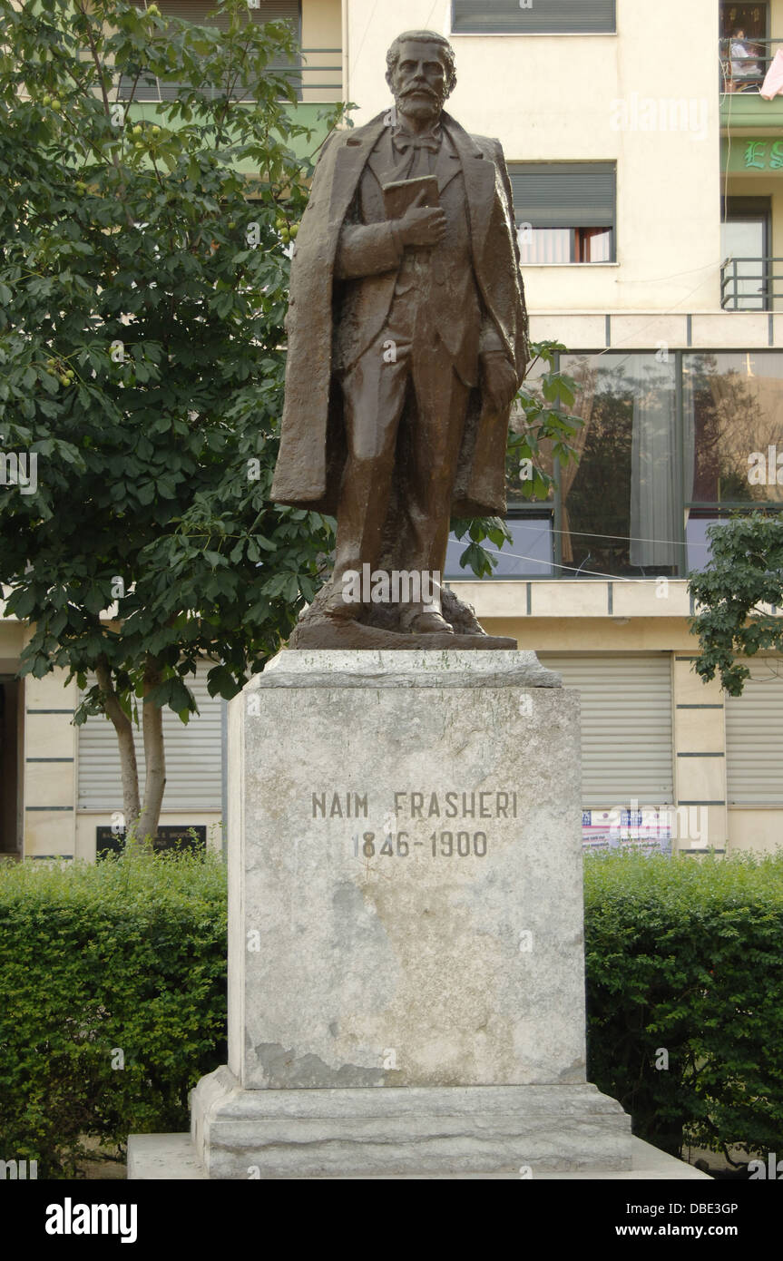 Naim Frasheri (1846-1900). Albanese poeta romantico. Statua. Korce. Repubblica di Albania. Foto Stock