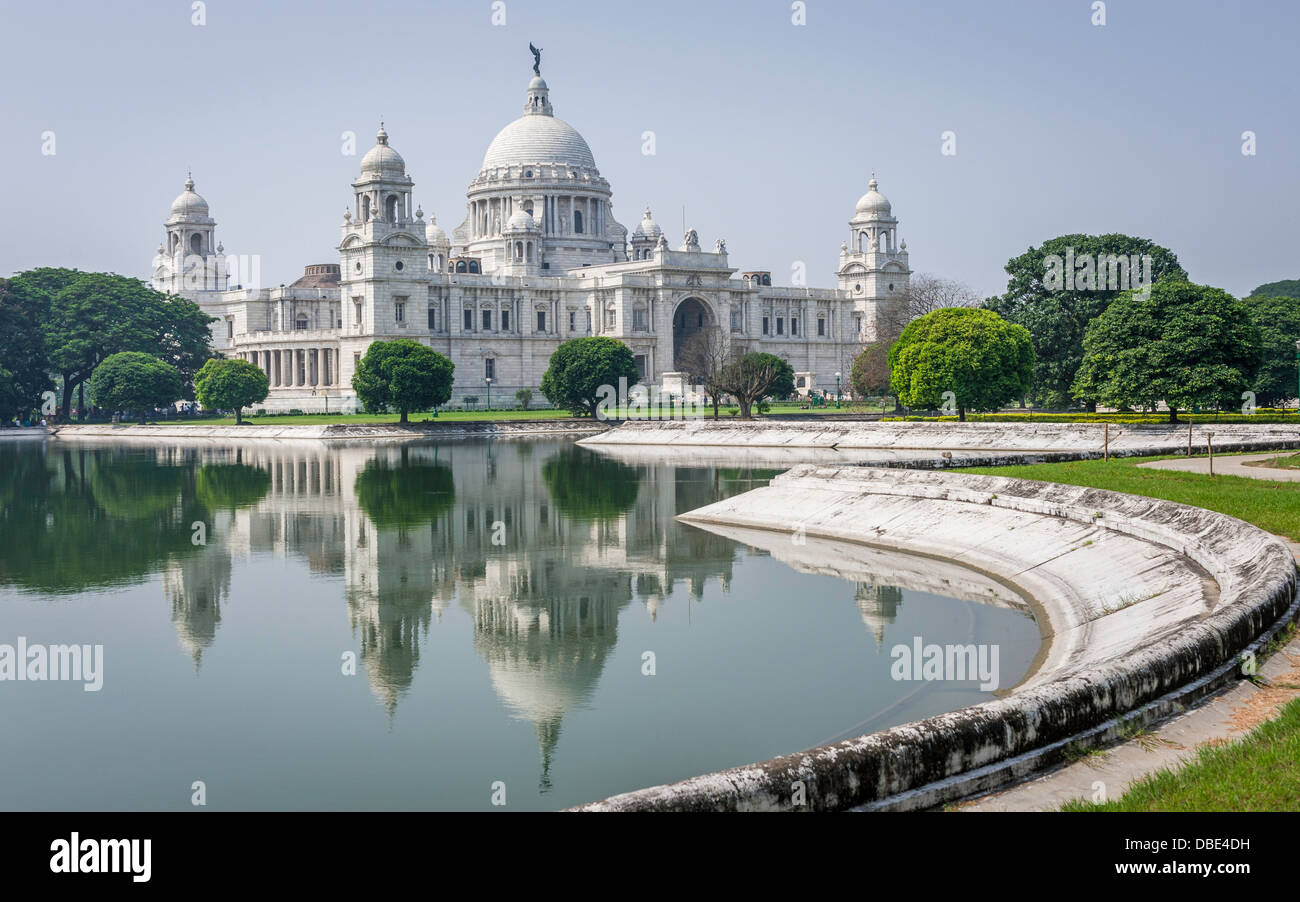 Victoria Memorial su una luminosa mattina di sole in Kolkata, India. Foto Stock