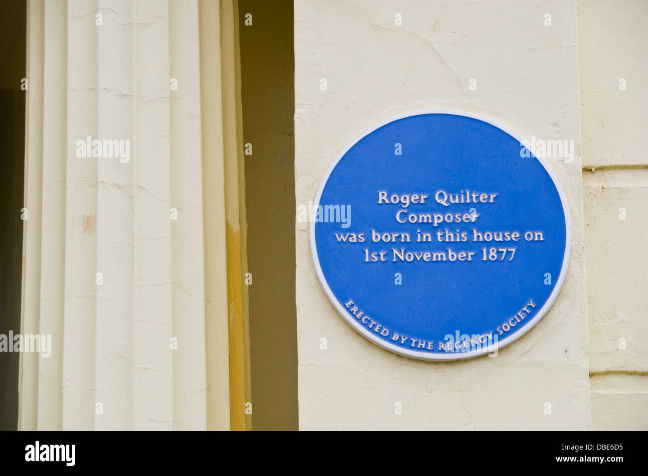 Patrimonio blu targa per Roger Quilter a Brunswick Square Brighton East Sussex England Regno Unito Foto Stock