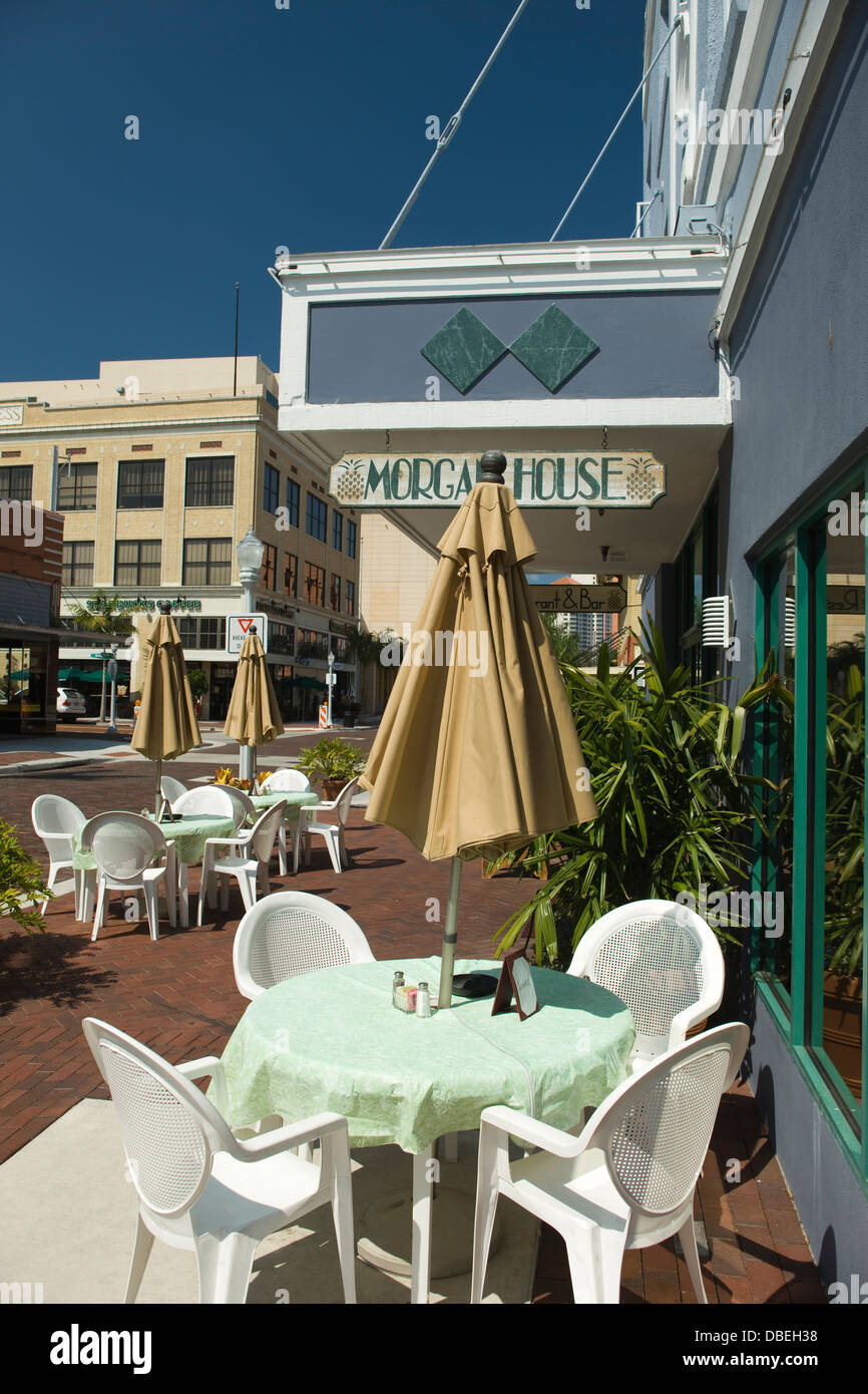 MORGAN CASA OUTDOOR Sidewalk Cafe prima strada quartiere storico Fort Myers Florida USA Foto Stock