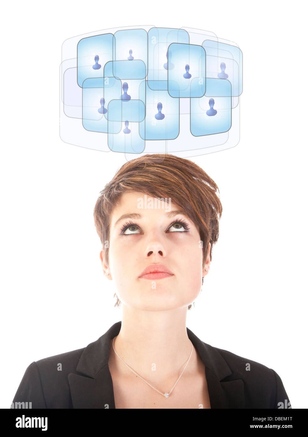 Giovane donna guardando i suoi amici virtuali isolati su bianco Foto Stock