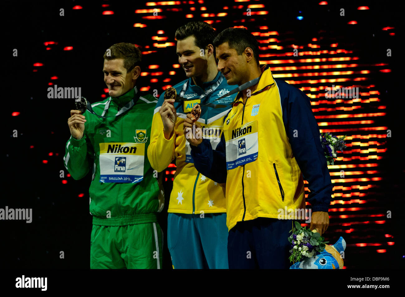 Barcellona, Spagna. 29 Luglio 2013: Sud Africa Cameron van Der Burgh, Australia Christian Sprenger e il Brasile di Felipe Lima si riuniscono per una foto durante la premiazione per il 100m a rana concorso al XV Campionati del Mondo di nuoto FINA A Barcellona Credito: matthi/Alamy Live News Foto Stock