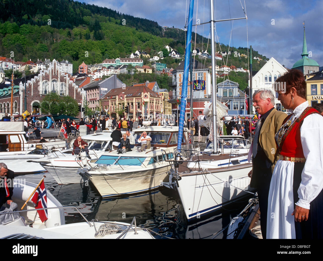Bergen Inner Harbour sulla Norwegian Giornata Nazionale, Norvegia Foto Stock