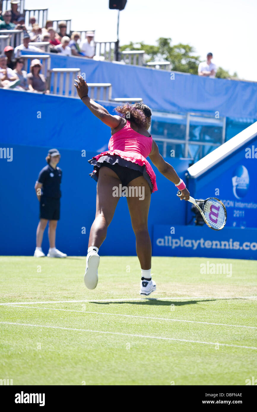 Serena Williams Aegon Torneo Internazionale di Tennis in Eastbourne - Serena Williams v Tsvetana Pironkova - Williams ha vinto 1-6, 6-3, 6-4 Eastbourne Inghilterra - 14.06.11 Foto Stock