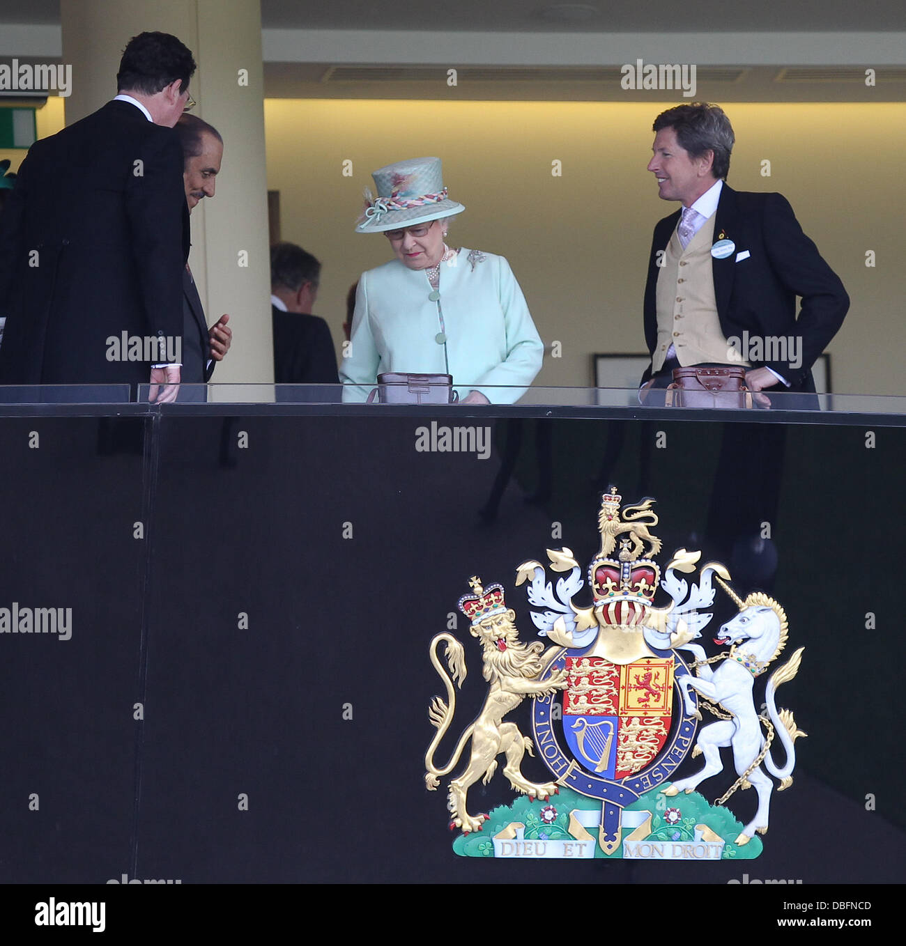 Prince Edward e HRH Queen Elizabeth II nel Royal Box Royal Ascot Horse Racing incontro presso la Pista da Corse di Ascot Berkshire, Inghilterra - 14.06.11 Foto Stock