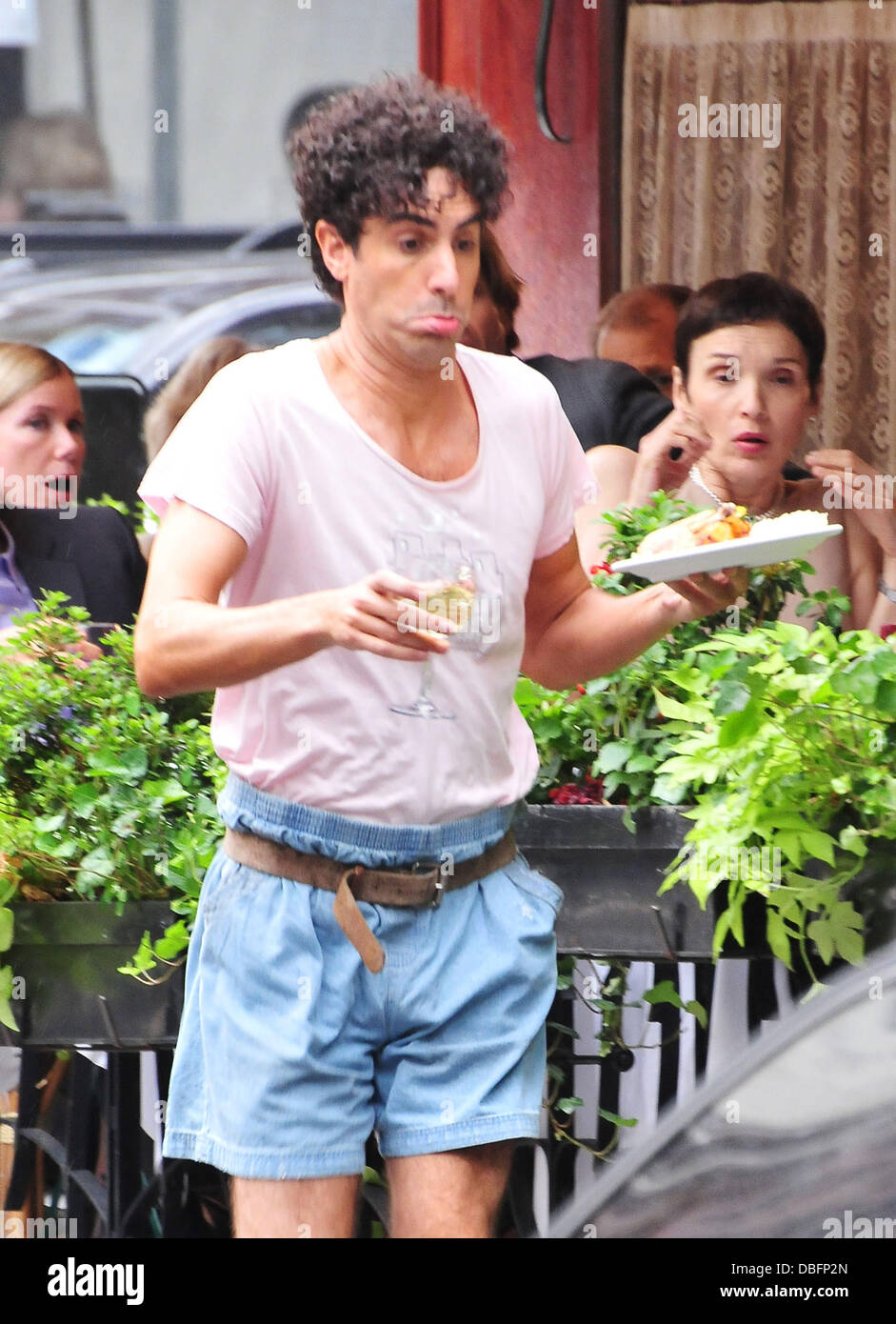 Sacha Baron Cohen sul film ubicazione per 'il dittatore" New York City, Stati Uniti d'America - 14.06.11 Foto Stock