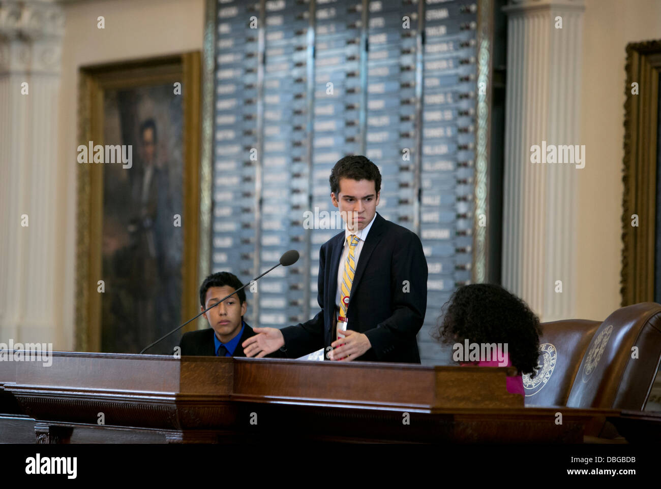 Alta scuola gli studenti partecipano a una simulazione di sessione legislativa al Campidoglio dello Stato del Texas ad Austin, Texas. Foto Stock