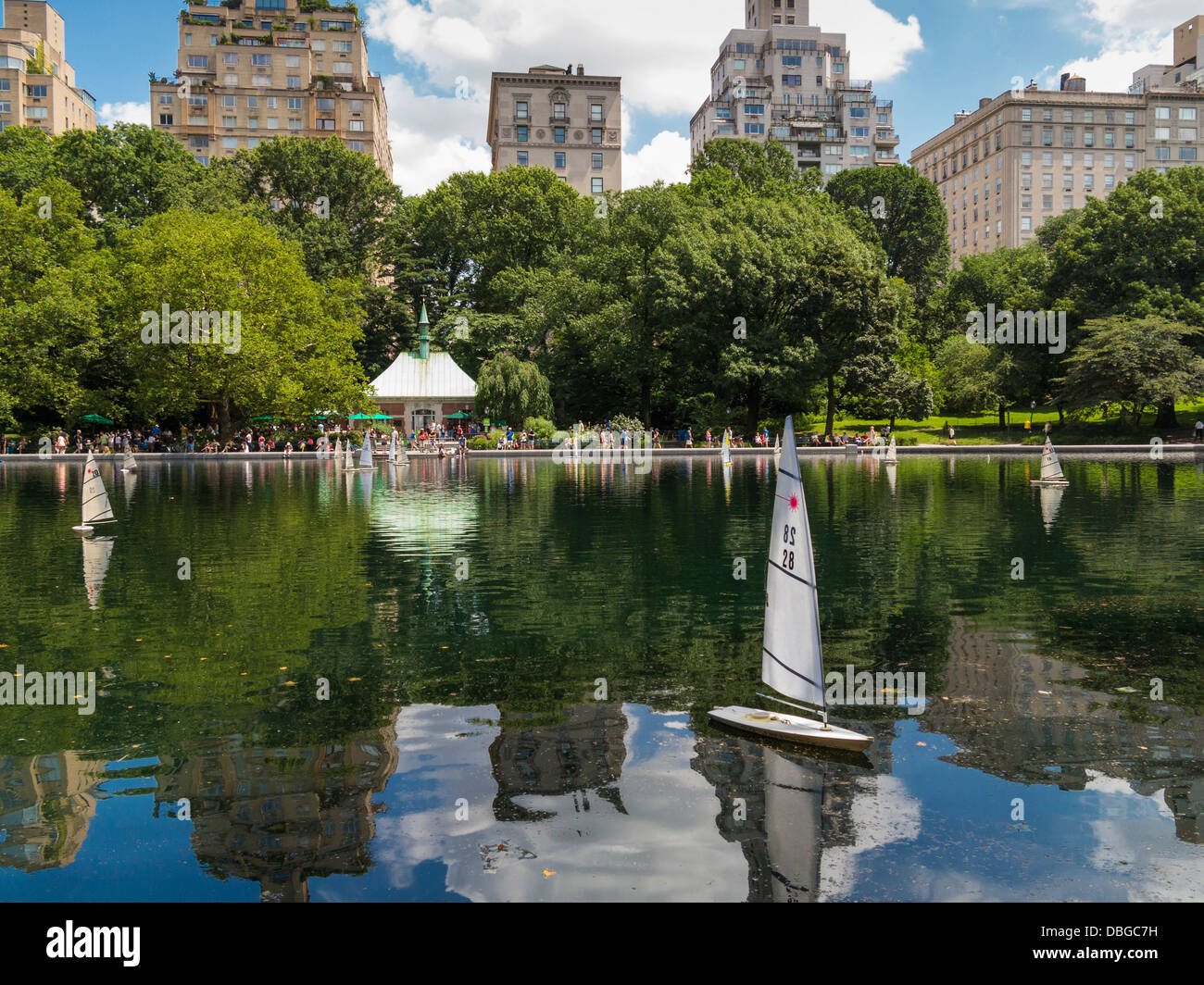 Il lago di Central Park di New York City con barche Foto Stock