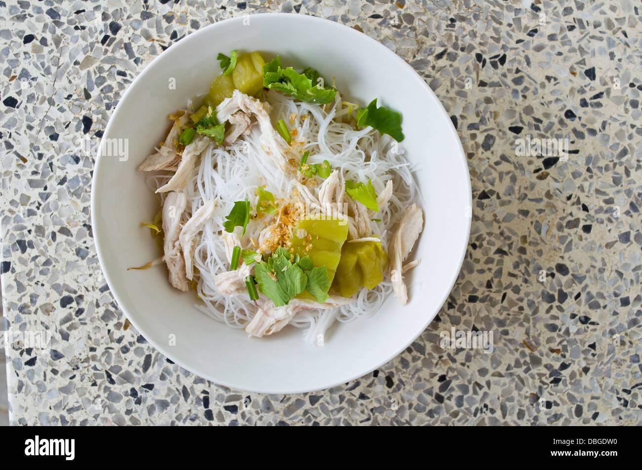 Delizioso cibo tailandese chiamata TEAW KUAY da noodle e il pollo con la zuppa Foto Stock
