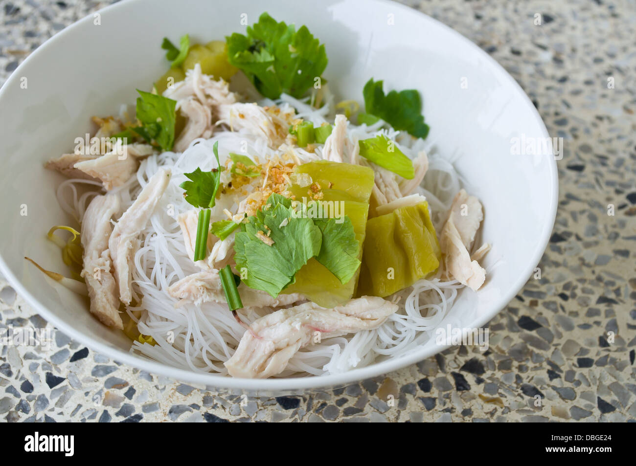 Delizioso cibo tailandese chiamata TEAW KUAY da noodle e il pollo con la zuppa Foto Stock