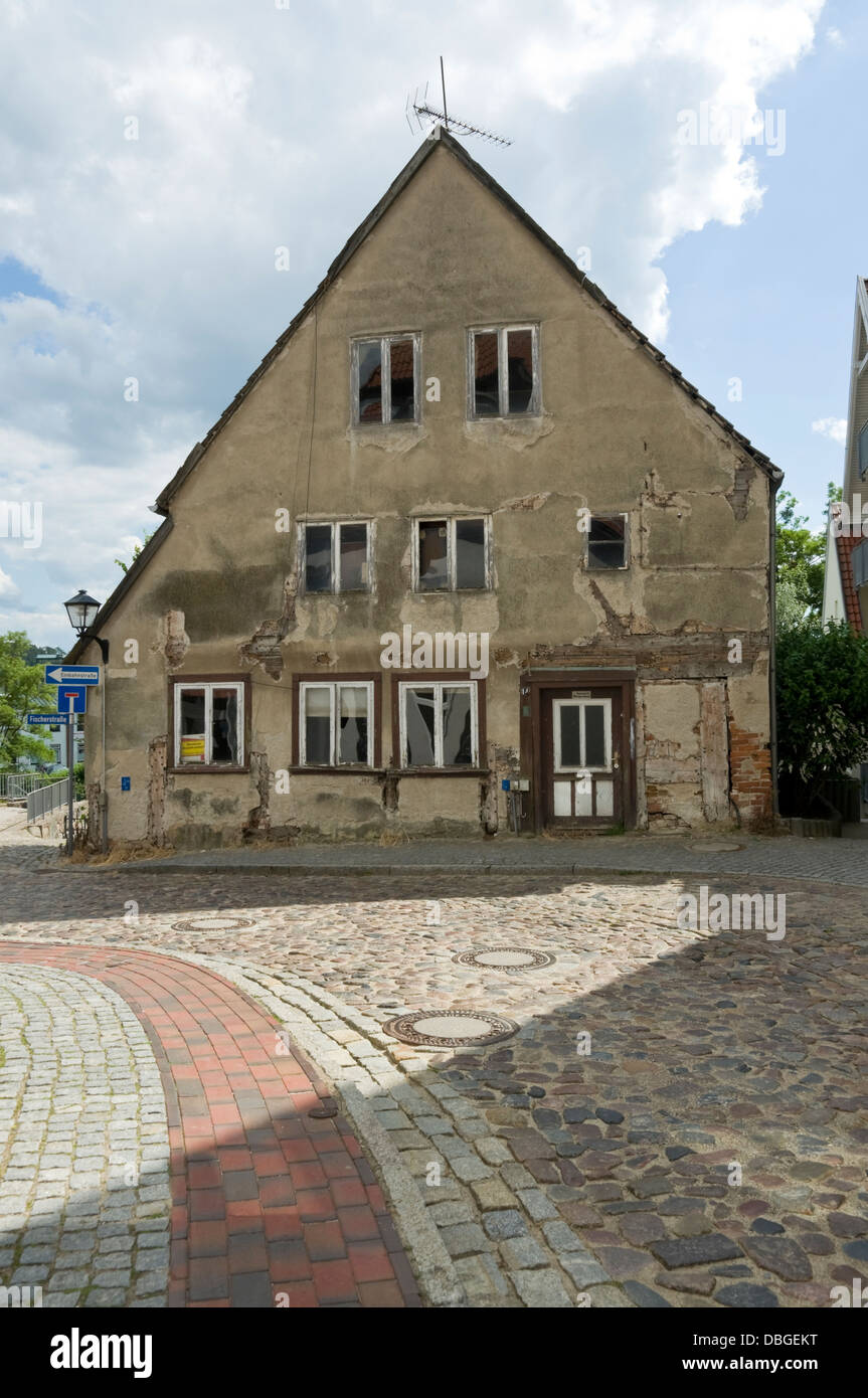 Casa abbandonati in Waren (Müritz), Mecklenburg, Germania. Foto Stock
