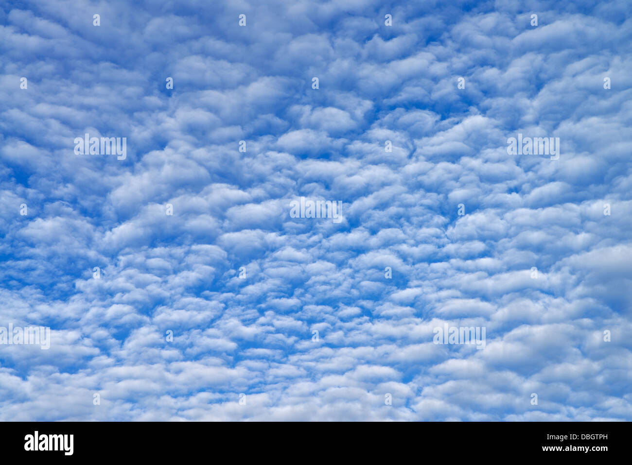 Abstract cielo blu e nuvole bianche Foto Stock