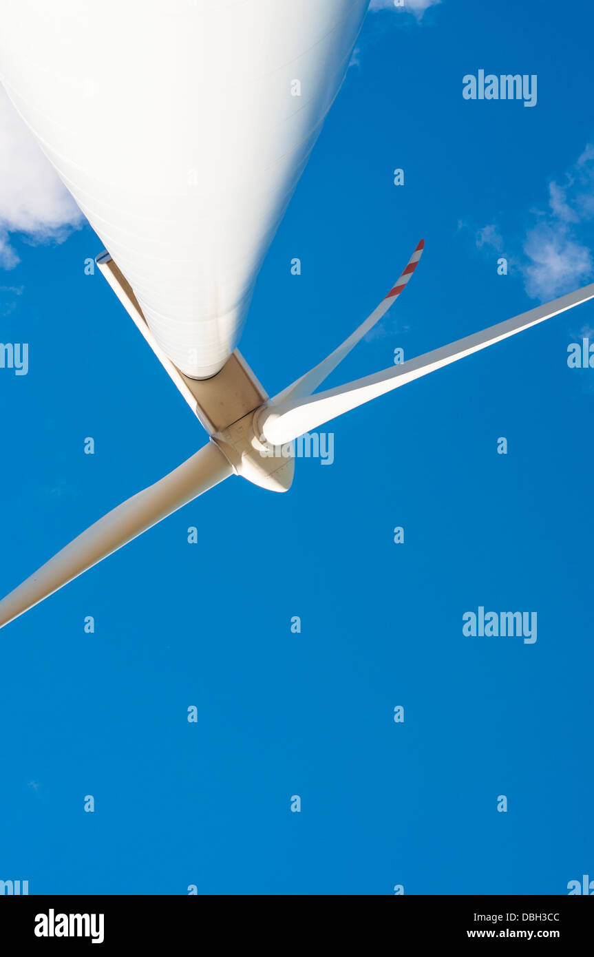 Una immagine di windturbine sulla giornata di sole Foto Stock