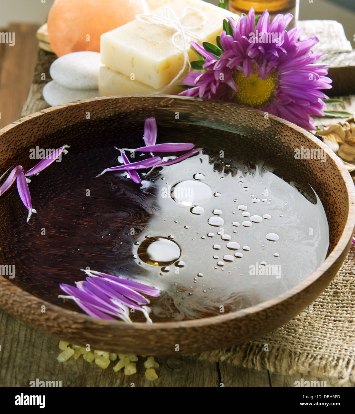 Aromaterapia. Essenza di petrolio. Il trattamento termale Foto Stock