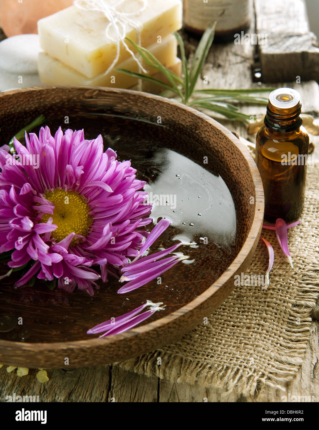 Aromaterapia. Olio essenziale. Il trattamento termale Foto Stock