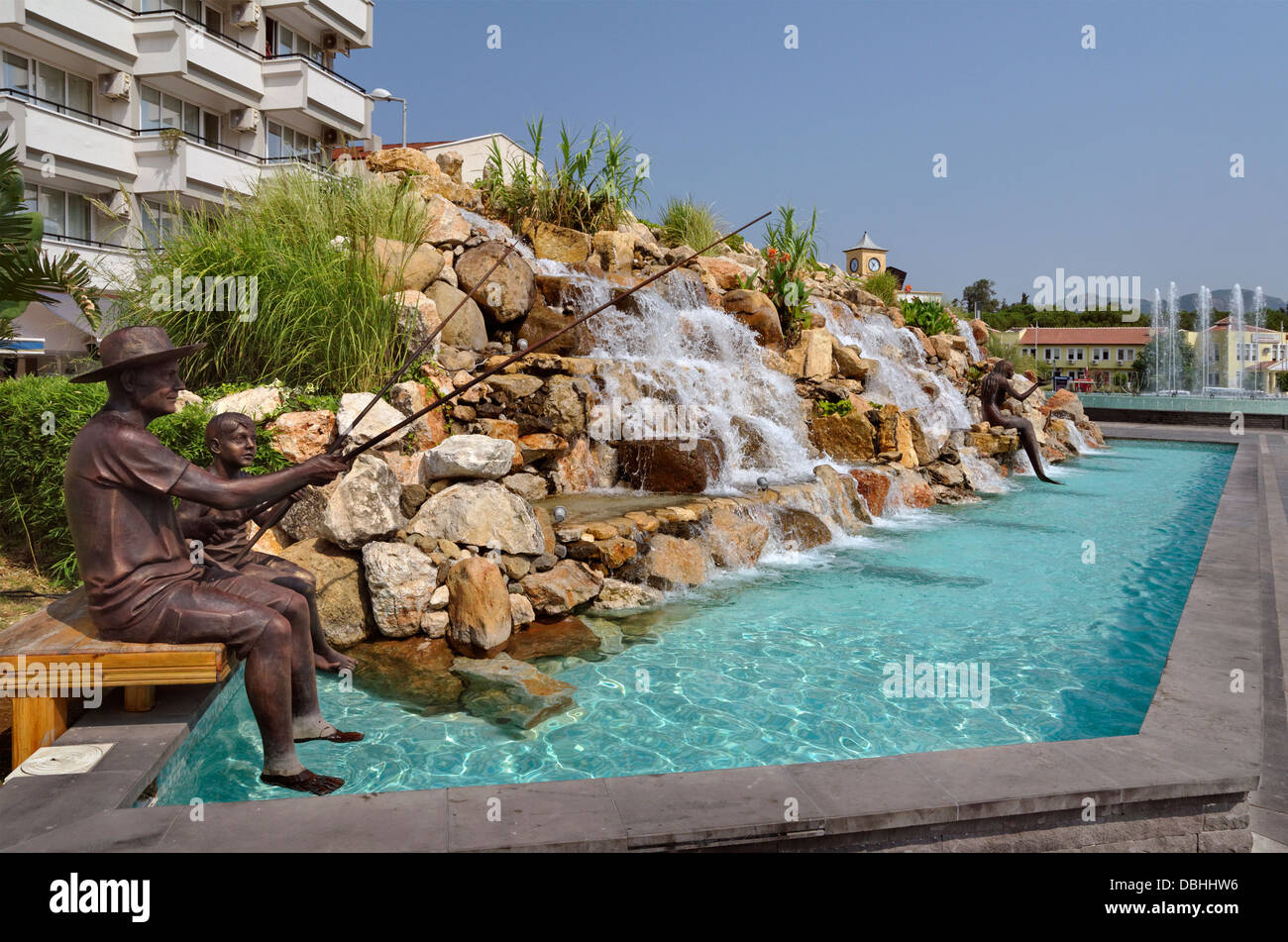 Cascata presso il nuovo Marmaris town square con fontane. Provincia di Mugla, Turchia. Costruito 2012. Foto Stock