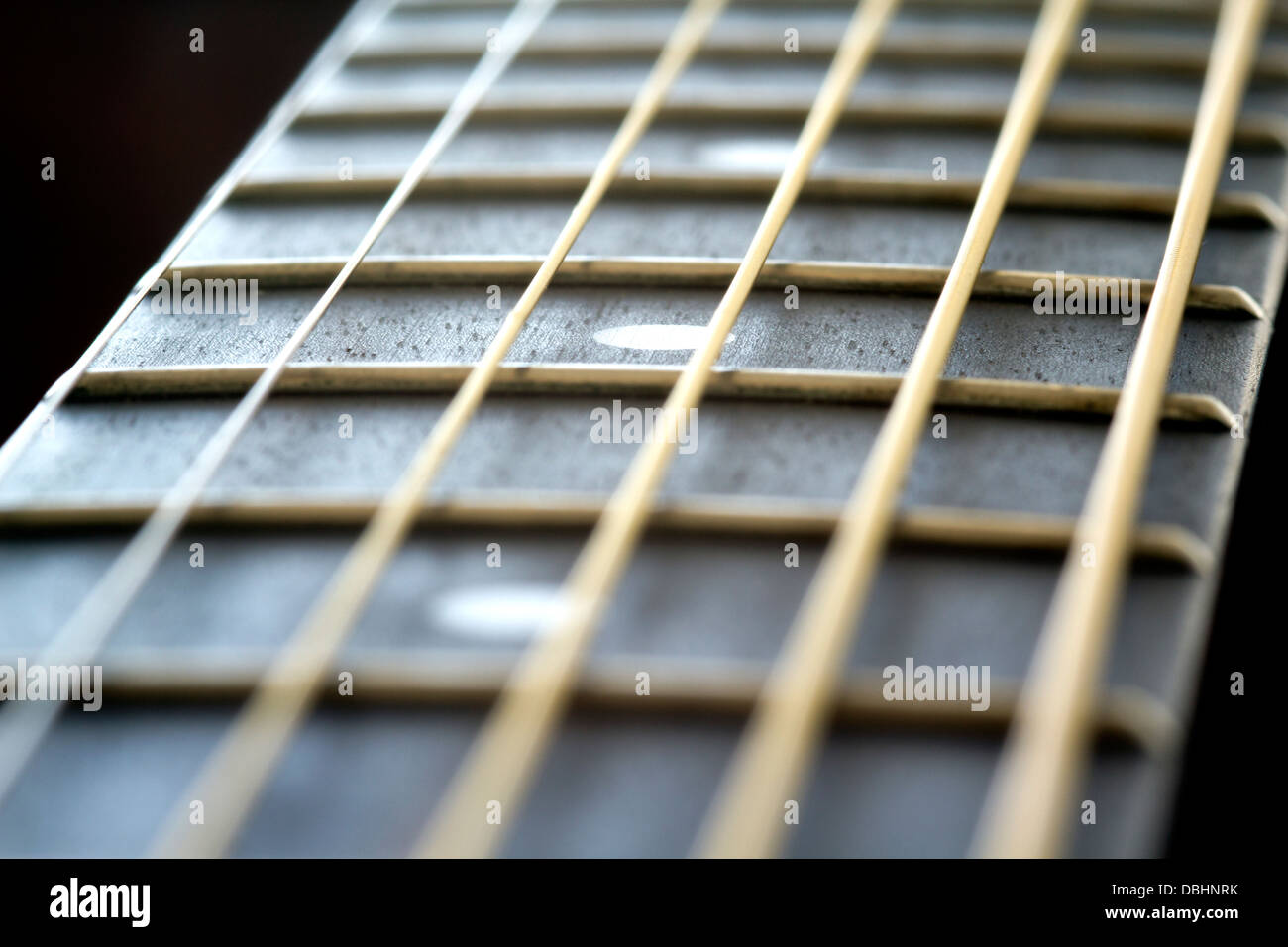 Chitarra acustica collo e stringhe Foto Stock