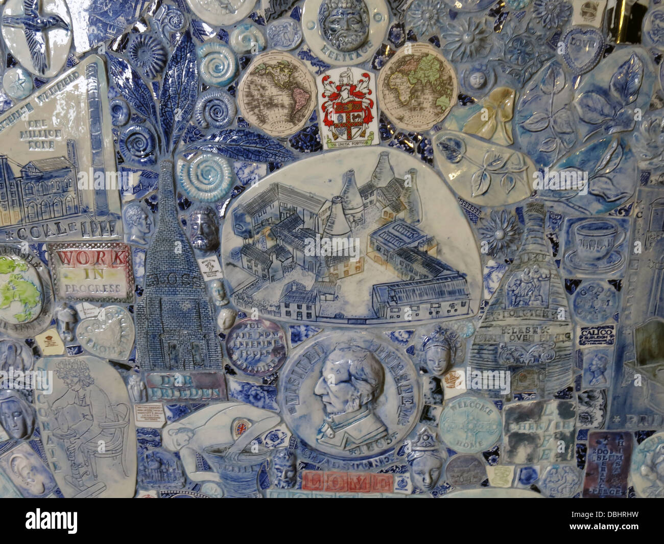 Dettaglio dei mosaici da Longton Stoke-On-Trent Gran Bretagna mostra potteries heritage presso il Gladstone Pottery Museum Foto Stock