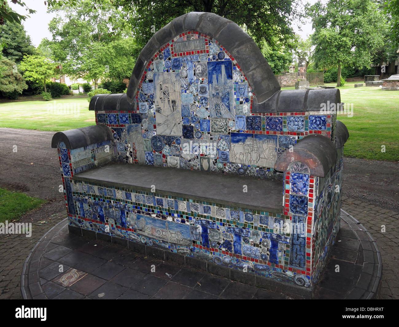 Il Stoke Minster banco in ceramica Foto Stock