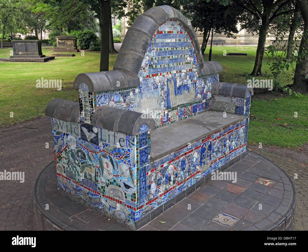 Il Stoke Minster banco in ceramica Foto Stock