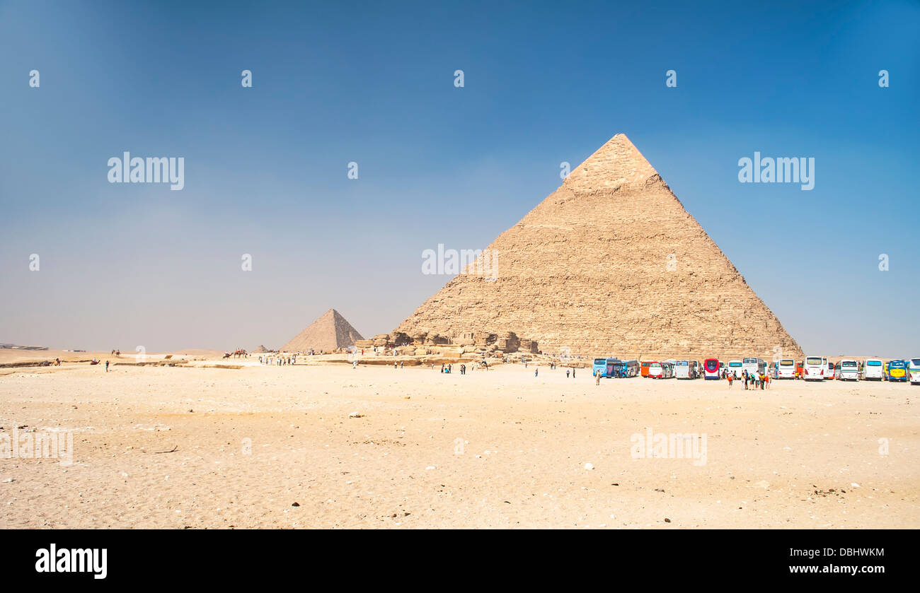 Escursionisti in grande piramide in Egitto Giza Foto Stock