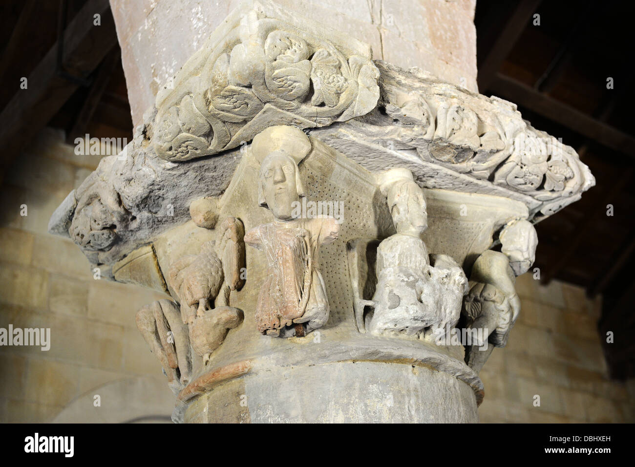 Delle sculture in pietra scolpita presso la chiesa di Santa Maria Assunta a Toano Italia il Matilde di Canossa passeggiate Reggio Emilia colline nel Foto Stock