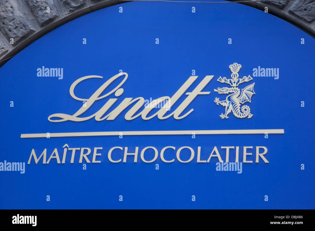 Blue cioccolata Lindt Maker Logo sulla parte anteriore del negozio Foto Stock