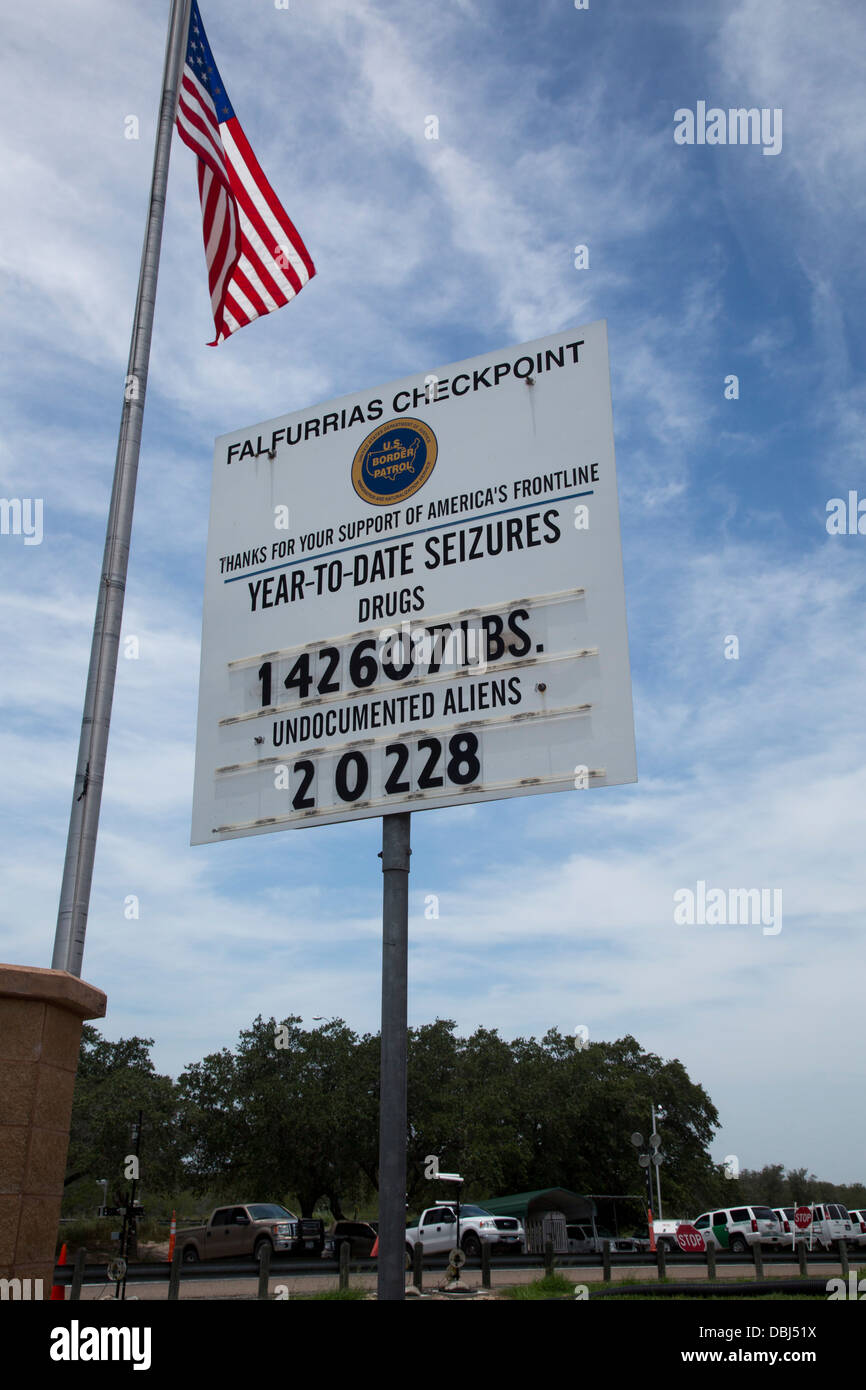 Un segno presso la residenza permanente negli Stati Uniti Pattuglia di Confine checkpoint in autostrada 281 in Texas, circa 70 miglia a nord della frontiera Foto Stock