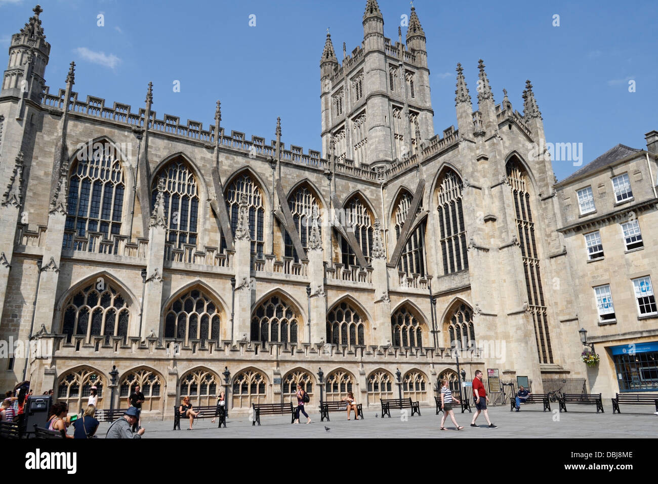 Piazza dell'Abbazia di Bath. Inglese centro città chiesa. Inghilterra Regno Unito. Patrimonio mondiale architettura destinazione turistica Foto Stock