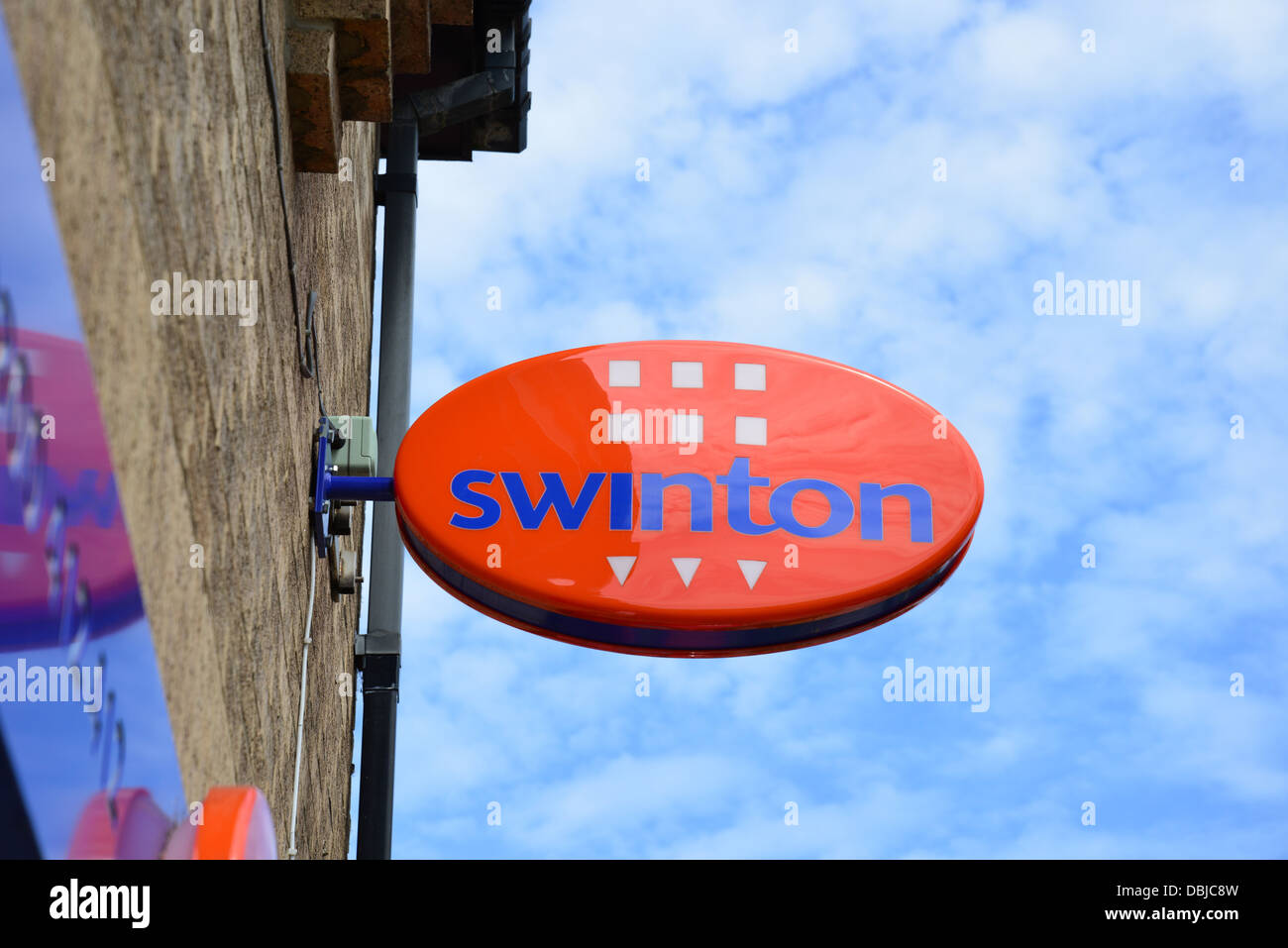 Swinton Insurance segno, Burford Road, Carterton, Oxfordshire, England, Regno Unito Foto Stock