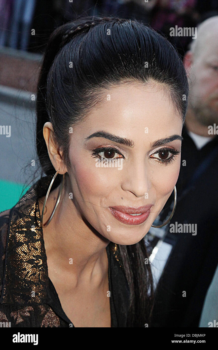 Mallika Sherawat 'Double Damhaal' premiere arrivo in città d'argento durante IIFA 2011 Toronto. Brampton, Ontario, Canada - 23.6.11 Foto Stock