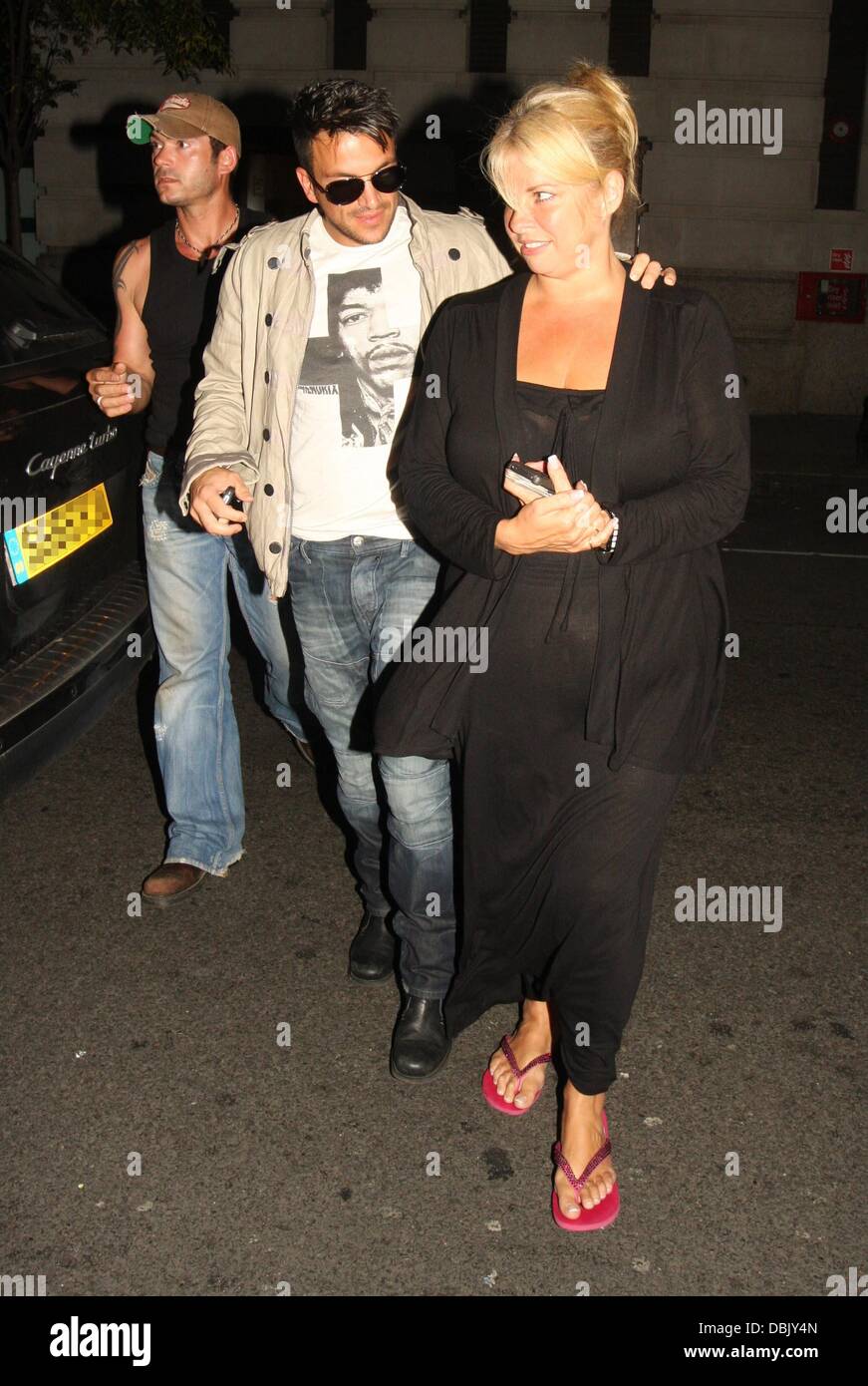 Peter Andre e Claire Powell arrivano al May Fair Hotel di Londra - Inghilterra - 26.06.11 Foto Stock