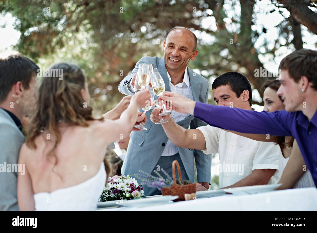 Grande festa degli invitati al matrimonio immagini e fotografie stock ...