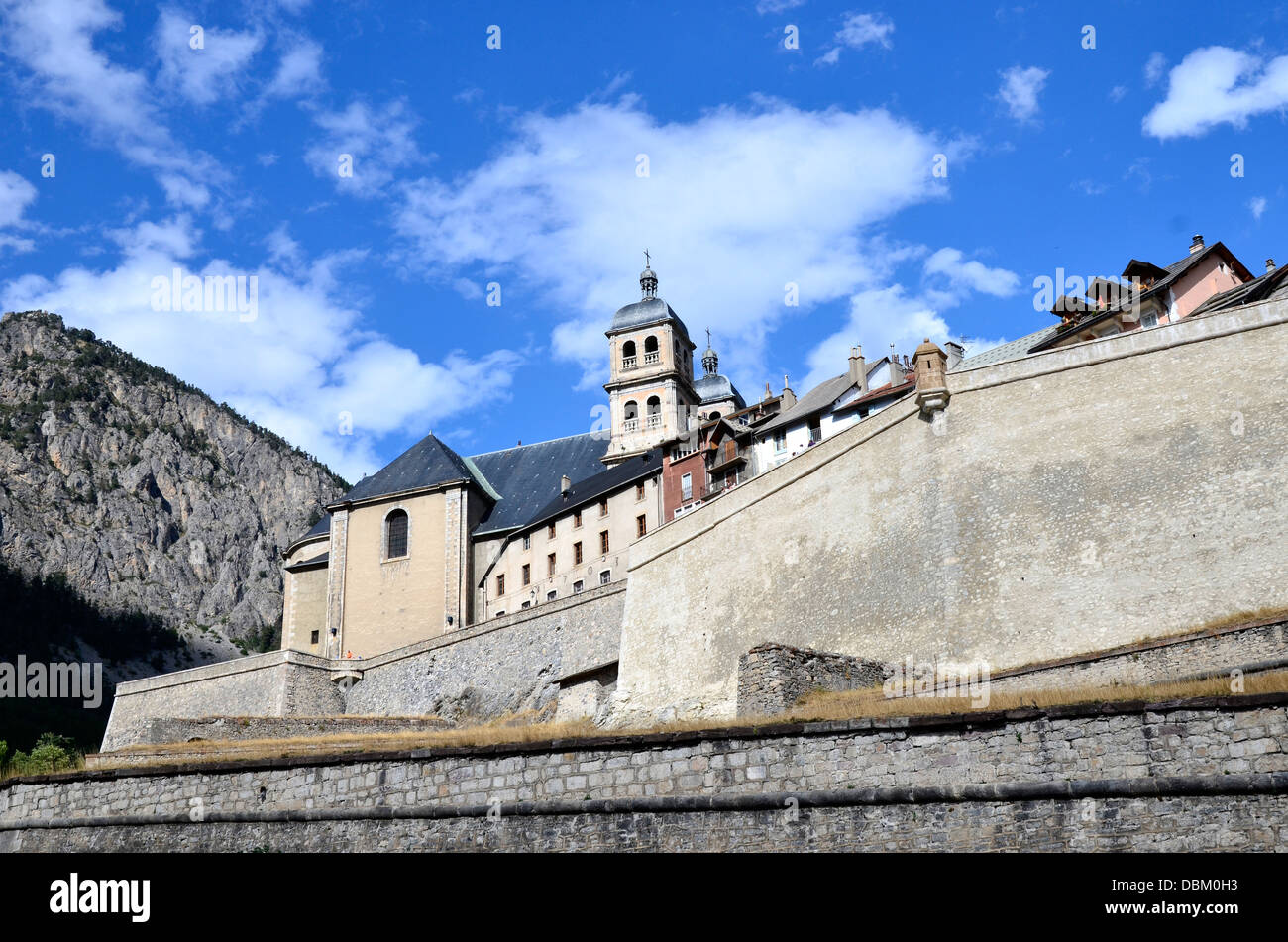 Briançon Hautes-Alpes dipartimento Provence-Alpes-Côte d'Azur fortemente città fortificata costruita da Vauban Francia Foto Stock