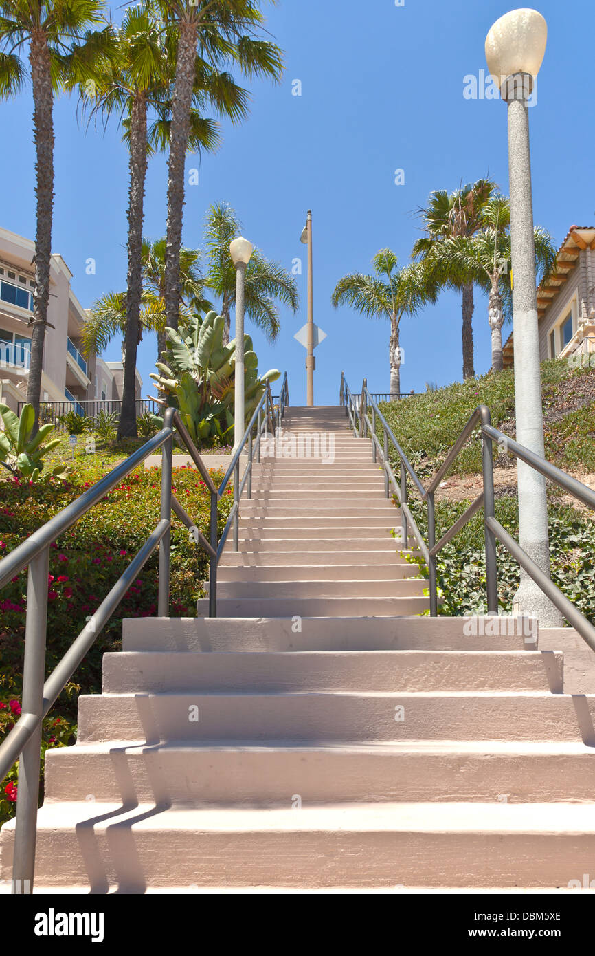 Scale alti e condomini a Long Beach in California Foto Stock