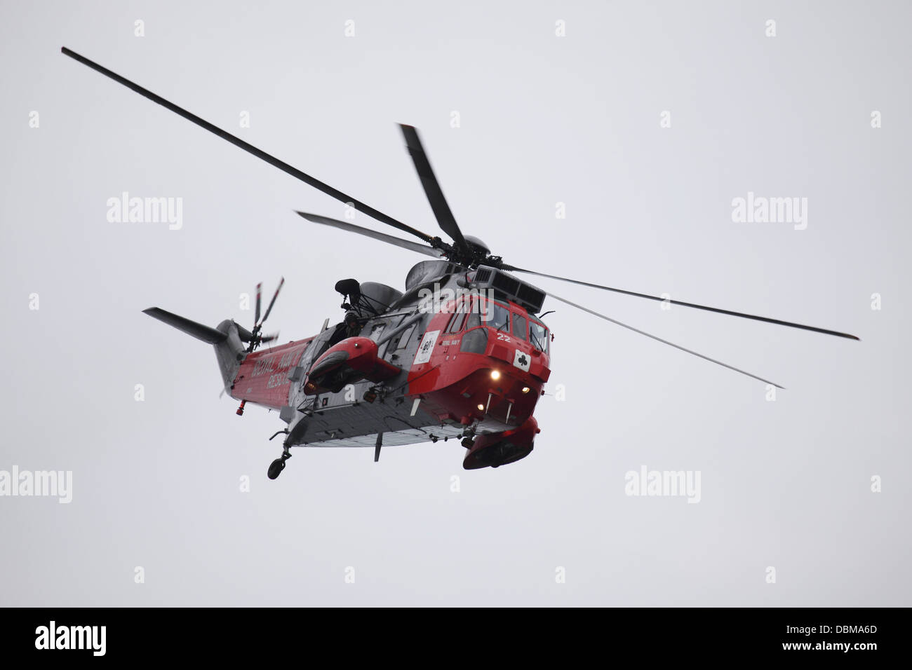 La Royal Navy Westland Sea King HU5 un elicottero che vola al 2013 Sunderland Airshow internazionale. Foto Stock