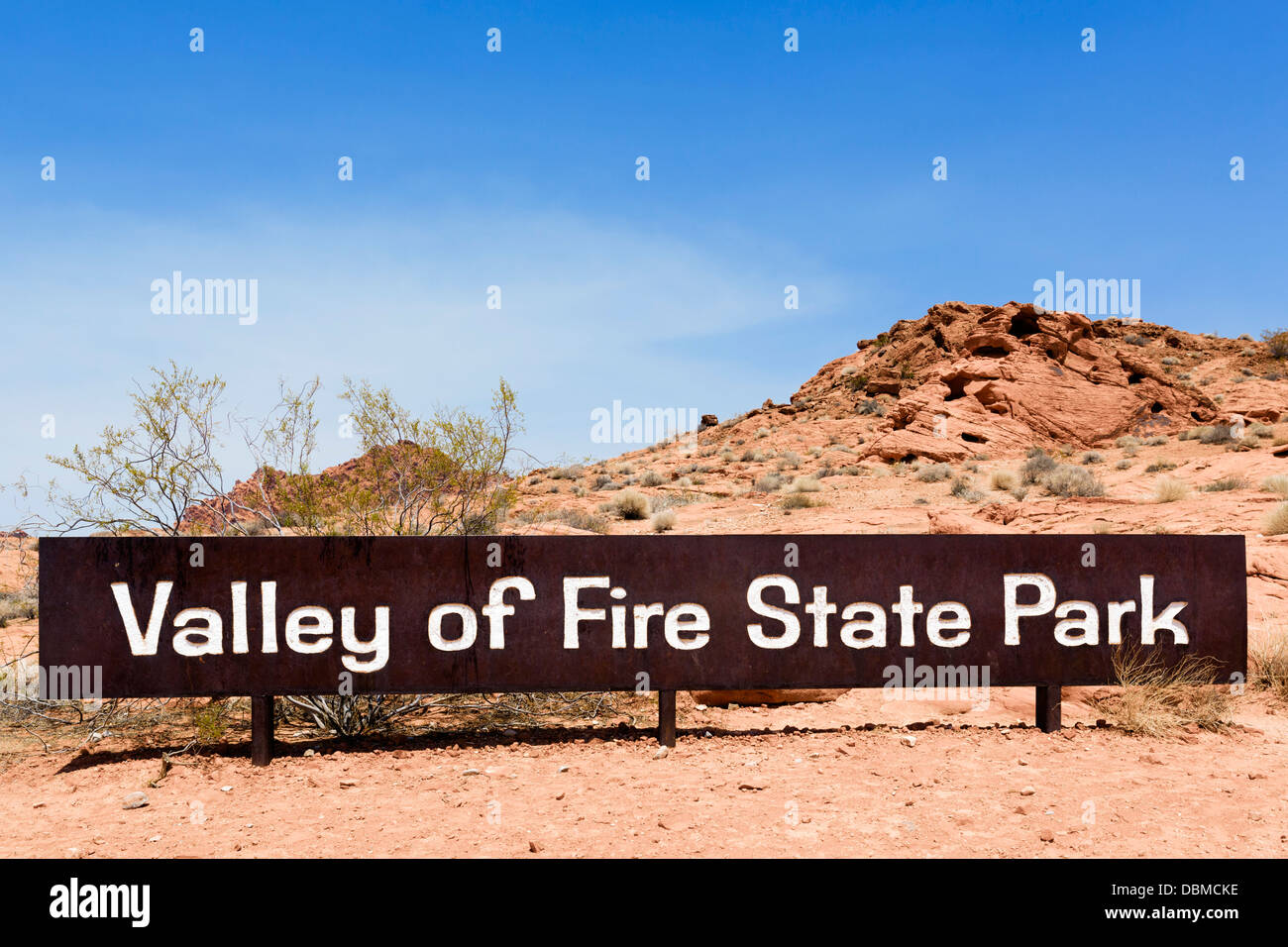 Segno di ingresso per il Parco della Valle di Fire State, a nord di Las Vegas, Nevada, STATI UNITI D'AMERICA Foto Stock
