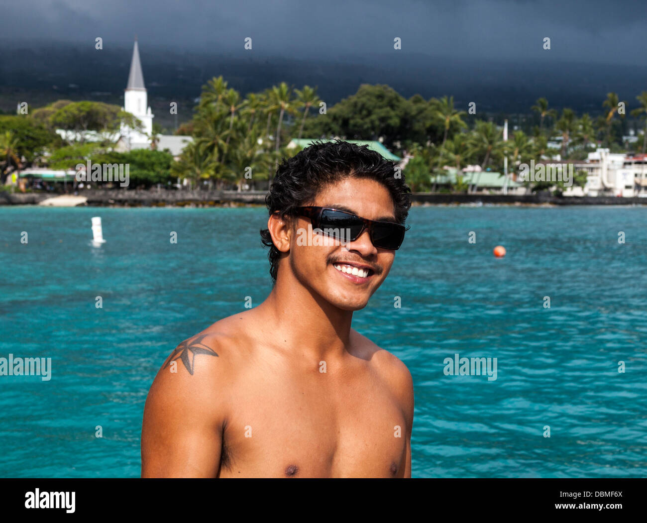 Islander sul molo di Kailua-Kona sulla Big Island delle Hawaii Foto Stock