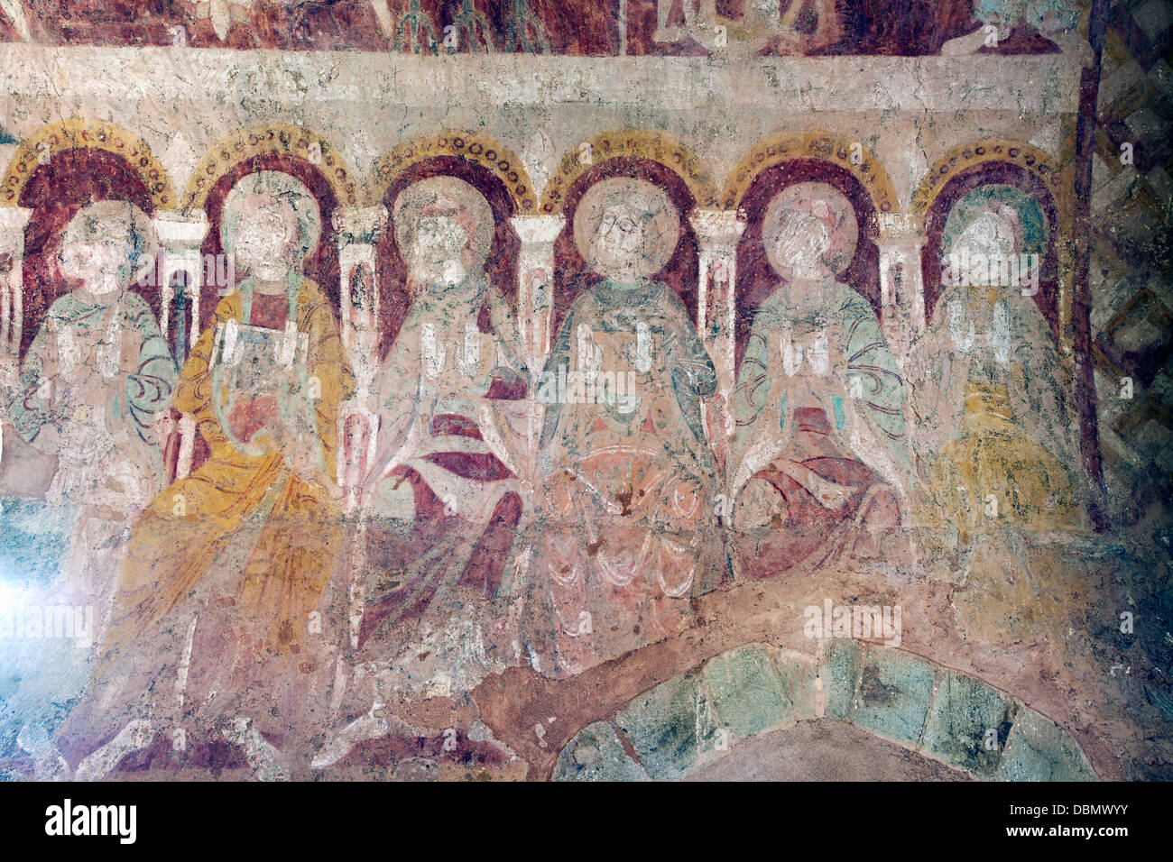 Dipinti murali degli Apostoli all'interno di Santa Maria la Chiesa Normanna, Kempley, Gloucestershire, England, Regno Unito Foto Stock