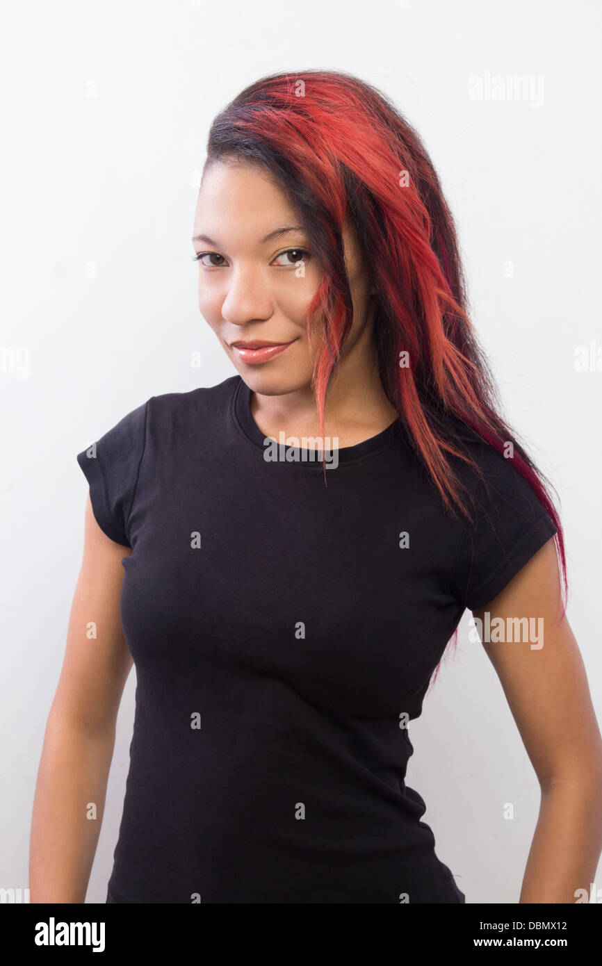 Etniche modello femminile sorridente Foto Stock