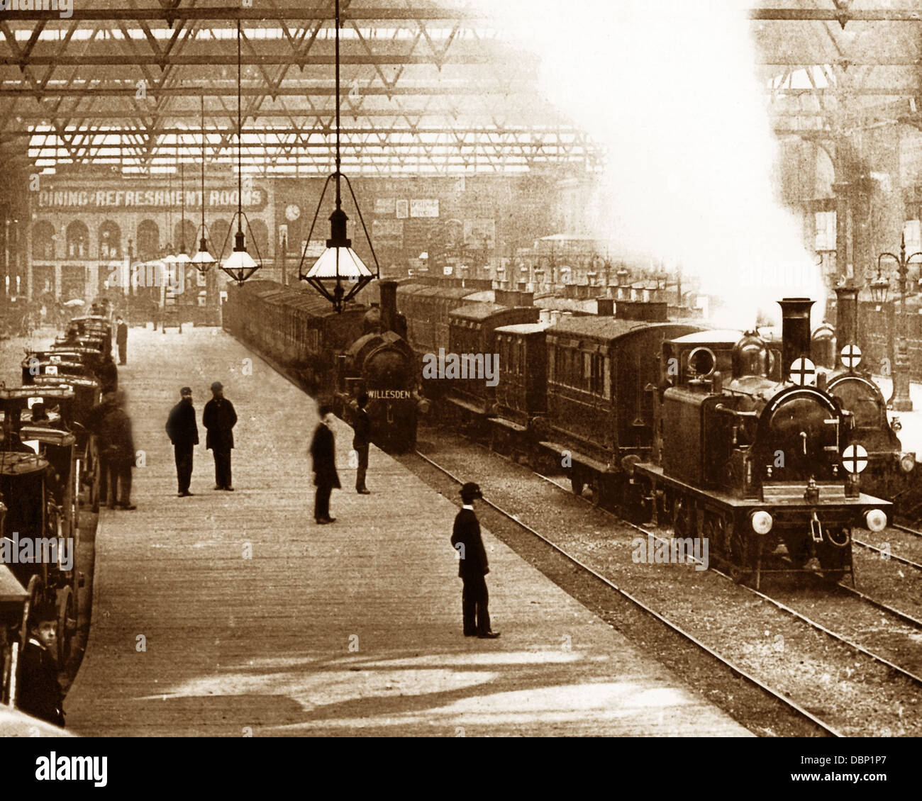 La stazione ferroviaria di Victoria Londra periodo Vittoriano Foto Stock