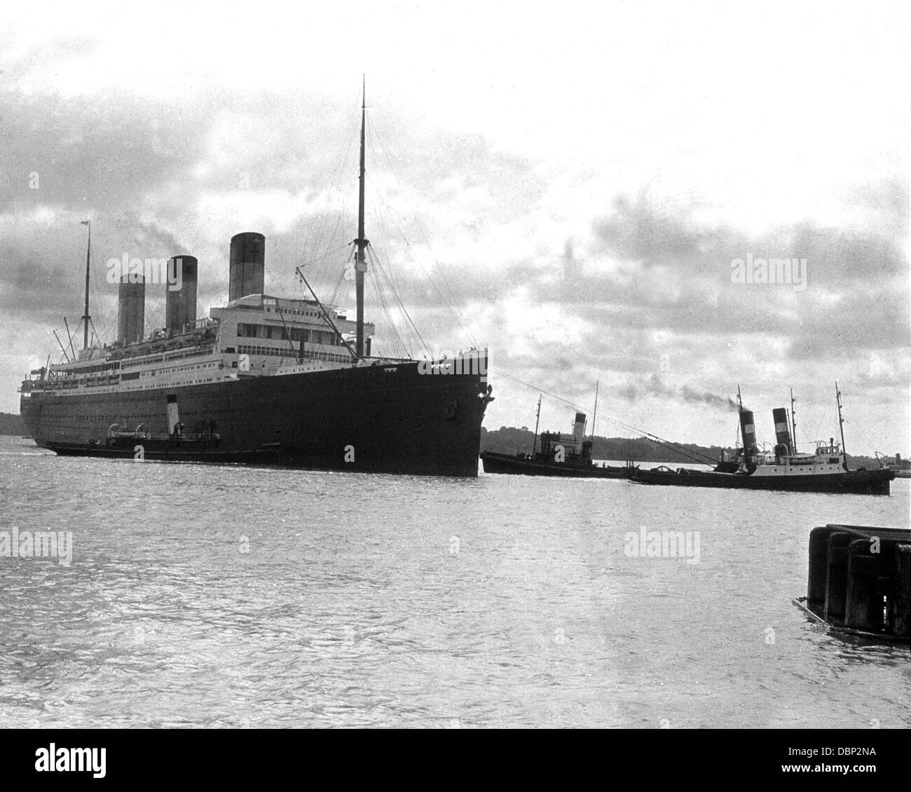 Southampton ruotando il RMS Majestic probabilmente 1932 Foto Stock