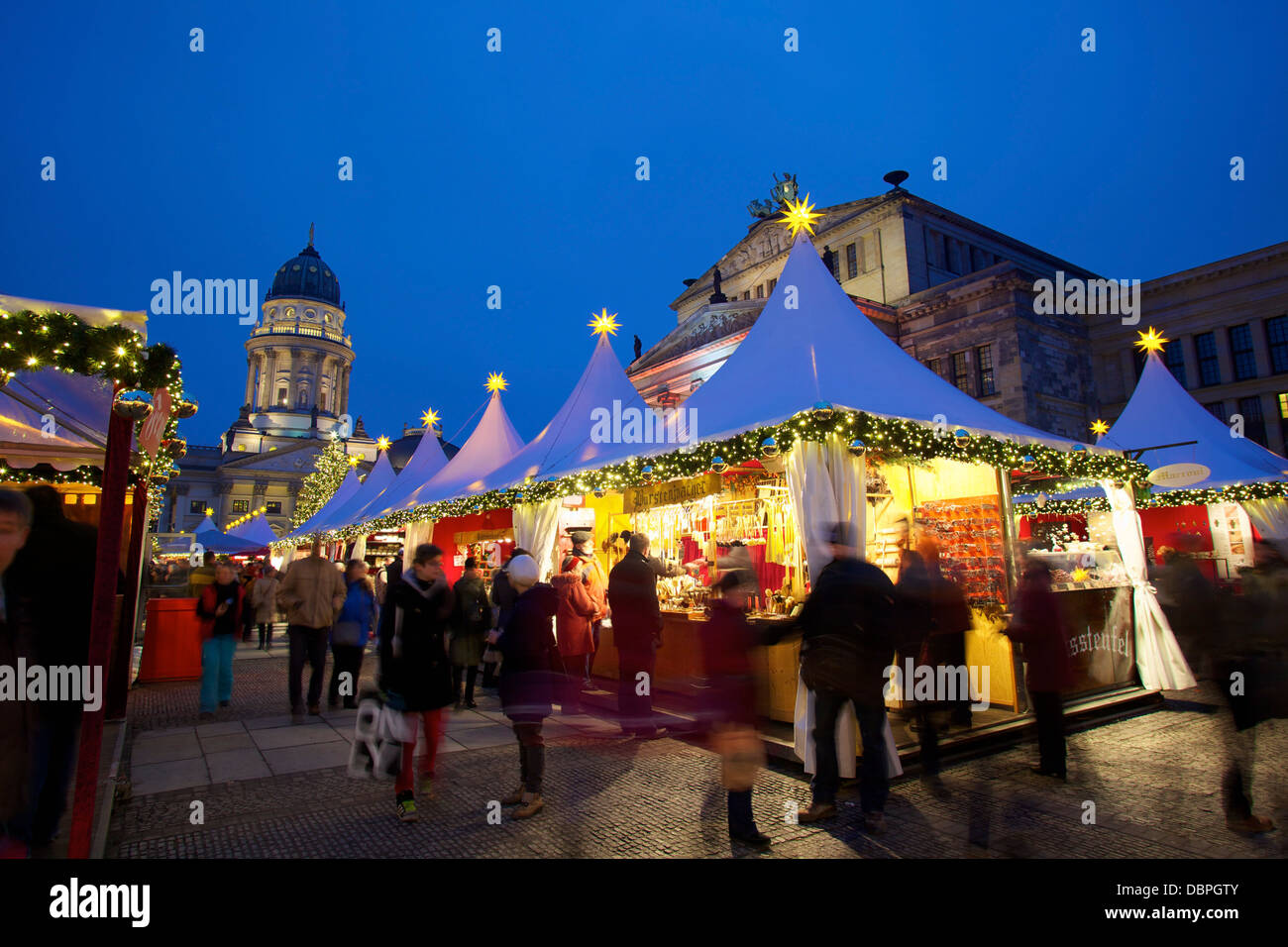 Mercatini di Natale, Cattedrale tedesca, Gendarmenmarkt Berlin, Germania, Europa Foto Stock
