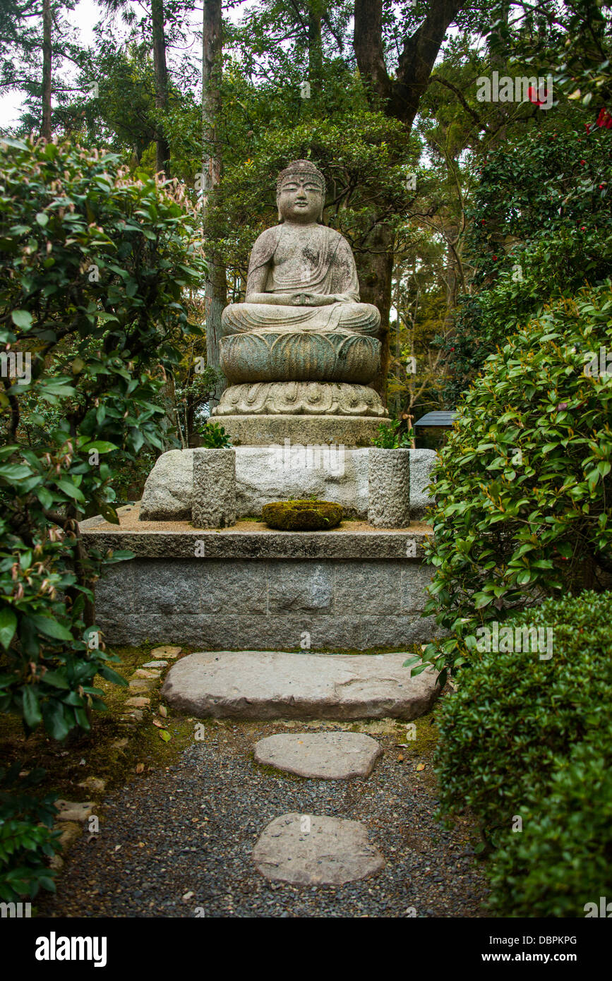 Statua di Buddha nel Ryoan-ji, Sito Patrimonio Mondiale dell'UNESCO, Kyoto, Giappone, Asia Foto Stock